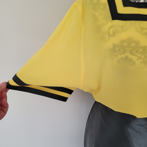 Yellow square neck chagall shirt - Picture 7 of 11